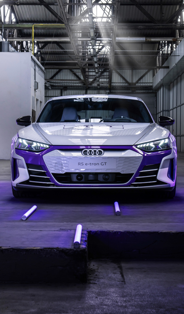 Скоростной автомобиль Audi RS E-Tron GT