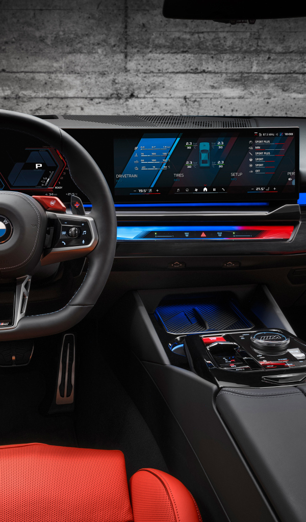 Салон автомобиля BMW M5 Touring 2024 года