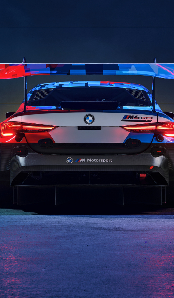 Спойлер на автомобиле BMW M4 GT4 EVO