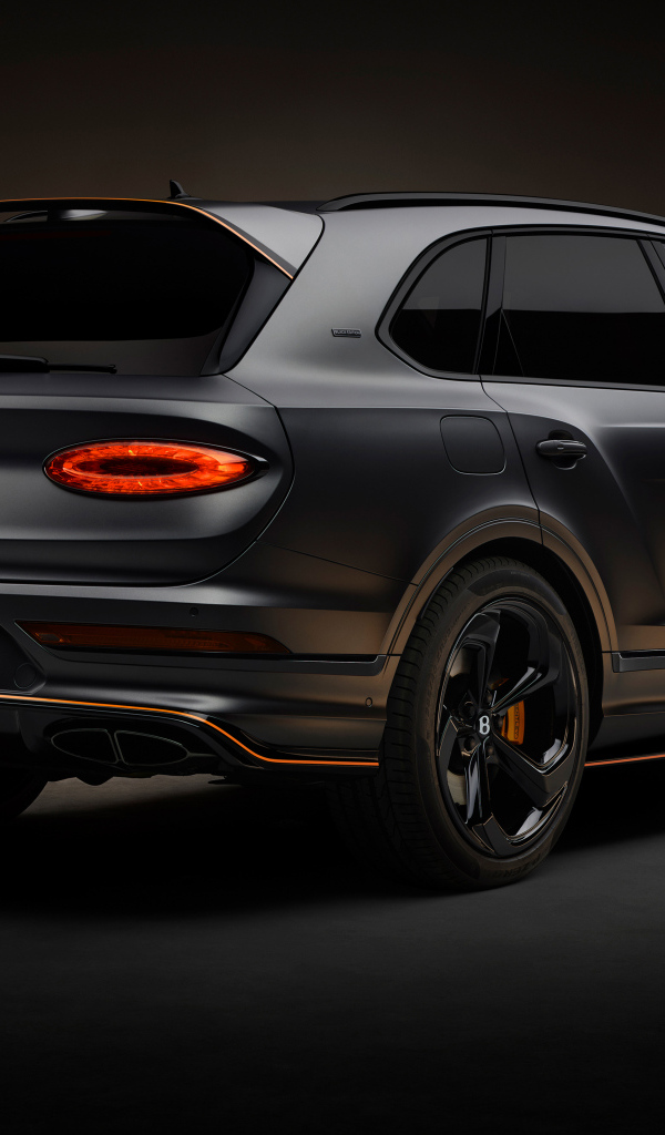 Автомобиль Bentley Bentayga S Black Edition 2024 года вид сзади