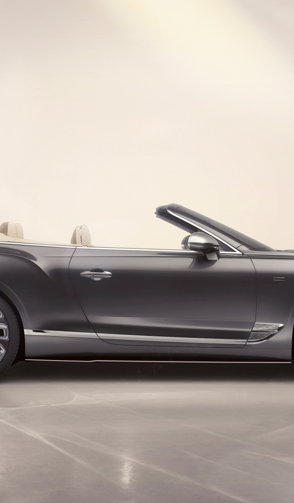 Вид сбоку на автомобиль  Bentley Continental GT Convertible Boodles By Mulliner 2024 года