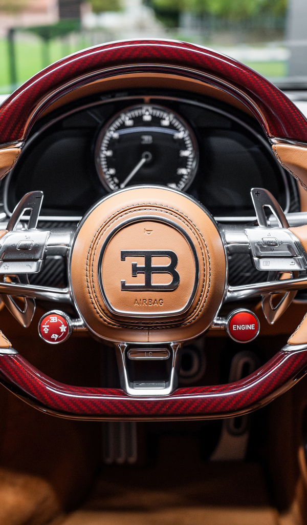 Стильный салон автомобиля Bugatti Chiron