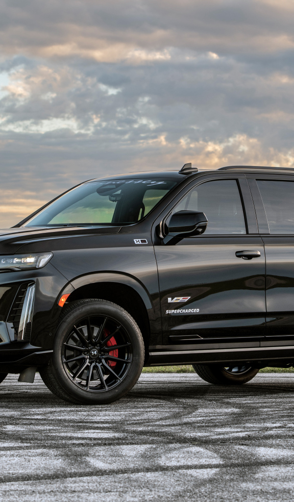 Черный внедорожник Hennessey Cadillac Escalade-V H850 2024 года