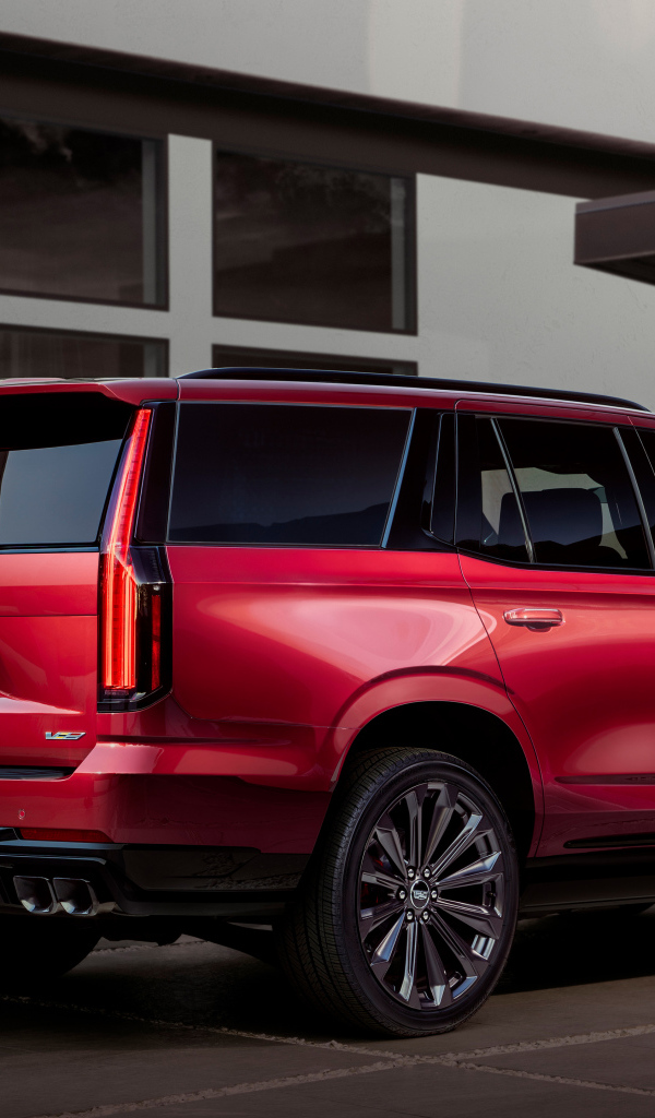 Красный Cadillac Escalade-V 2025 года вид сзади