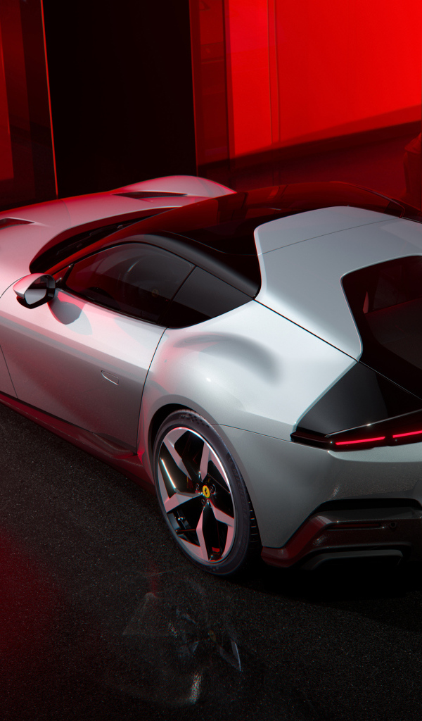 Автомобиль Ferrari 12Cilindri 2024 года вид сзади