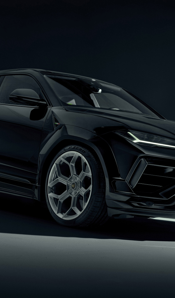 Черный стильный внедорожник Lamborghini Urus