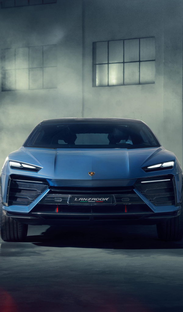 Спортивный автомобиль Lamborghini Lanzador вид спереди