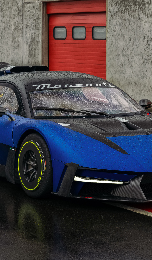 Синий быстрый автомобиль Maserati MCXtrema