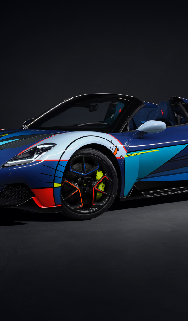 Разноцветный автомобиль Maserati MC20 Cielo Opera DArte 2024 года