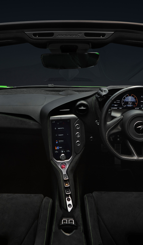 Салон автомобиля McLaren 750S