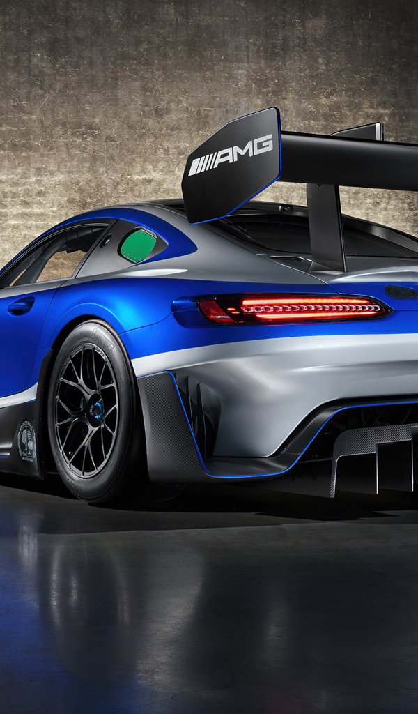 Вид сзади на автомобиль Mercedes-AMG GT3 Edition 130Y Motorsport 2024 года
