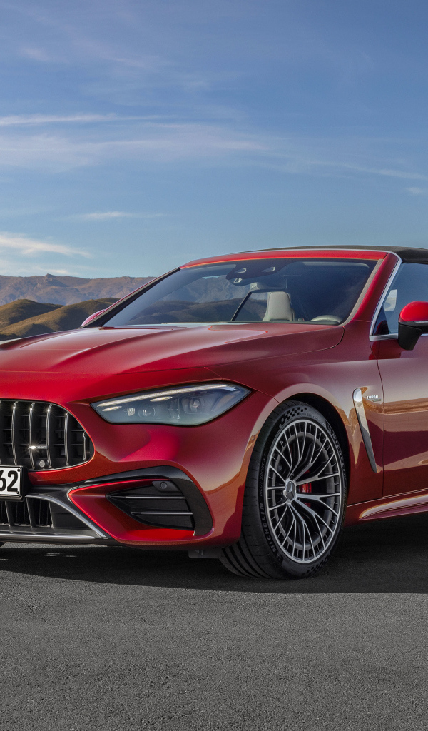 Красный автомобиль Mercedes-AMG CLE 53 4MATIC+ Cabriolet 2024 года