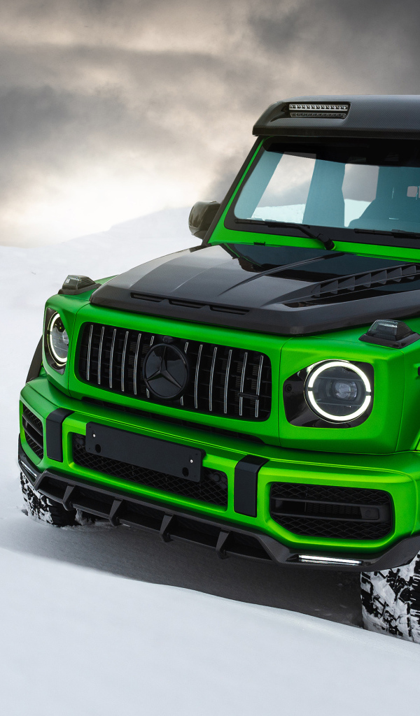 Внедорожник Mercedes-AMG G 63 Inferno 4x4 на снегу