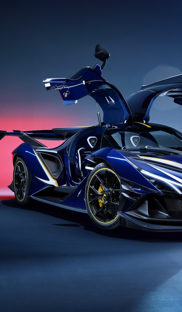 Автомобиль  Apollo Intensa Emozione с открытыми дверями