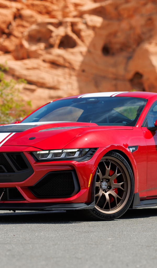 Красный автомобиль Shelby Super Snake 2024 года