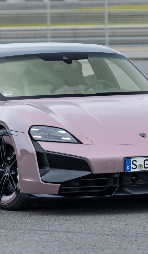 Автомобиль  Porsche Taycan Turbo Sport Turismo 2024 года