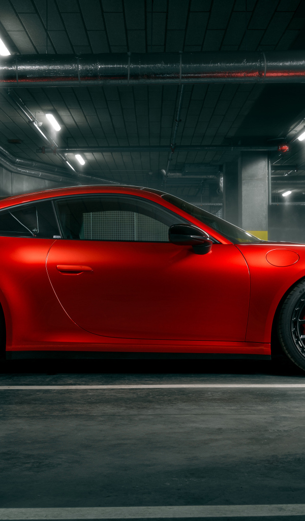 Вид сбоку на автомобиль Porsche 911 Carrera S