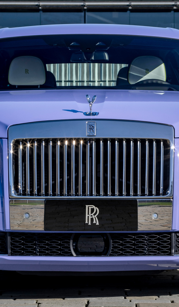 Дорогой автомобиль Rolls-Royce Ghost Extended Expressionism 2024 года вид спереди