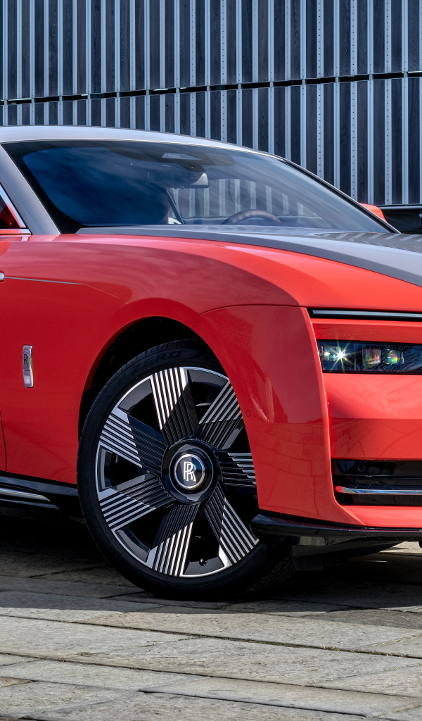 Красный автомобиль Rolls-Royce Spectre Escapism 2024 года