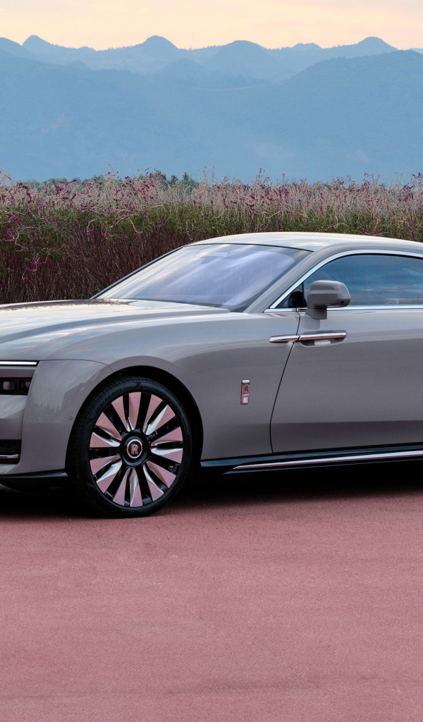 Автомобиль  Rolls-Royce Spectre