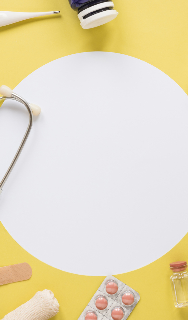 Шаблон для открытки для медиков на желтом фоне