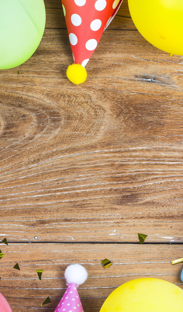 Деревянный фон с колпаками и шариками