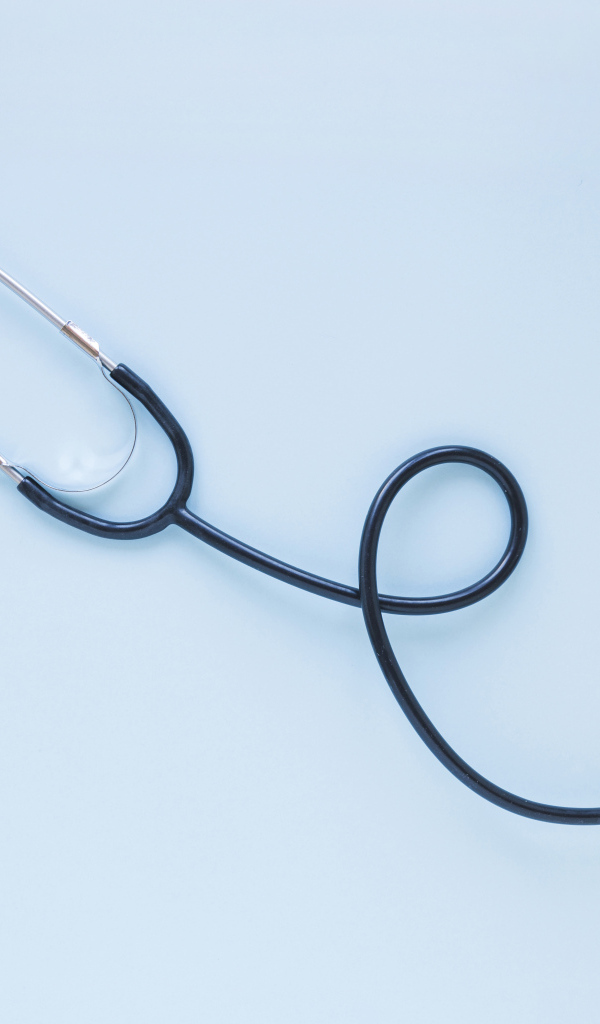 Стетоскоп на голубом фоне