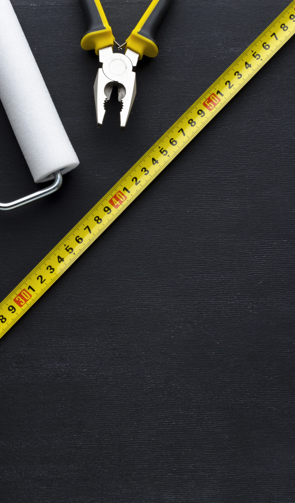 Инструменты на черном фоне