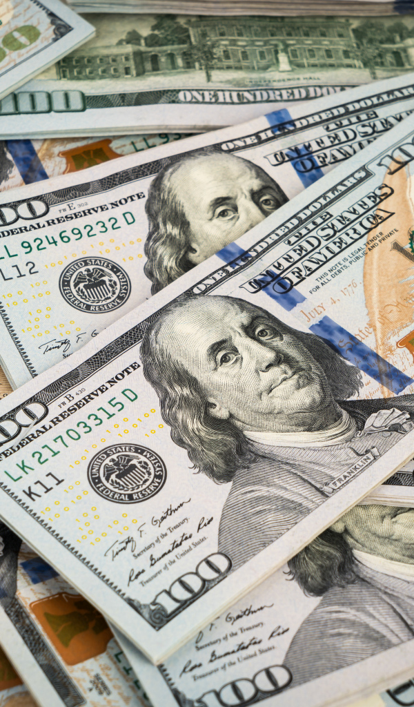 Много купюр долларов вблизи