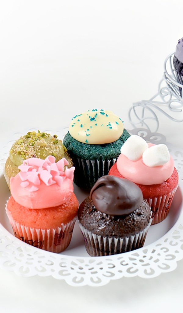 Аппетитные сладкие кексы с кремом