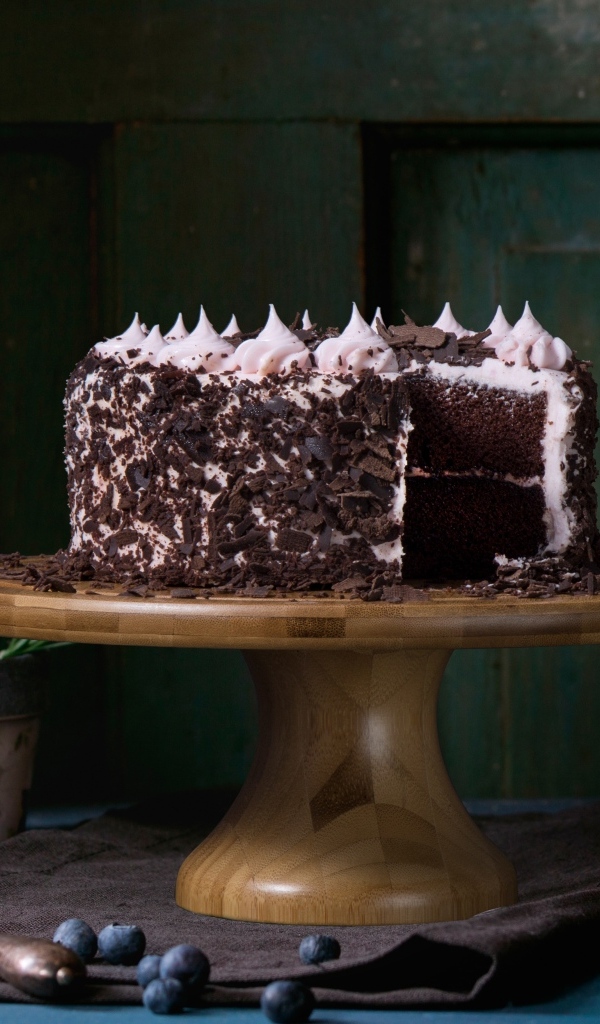 Торт с шоколадной крошкой и кремом