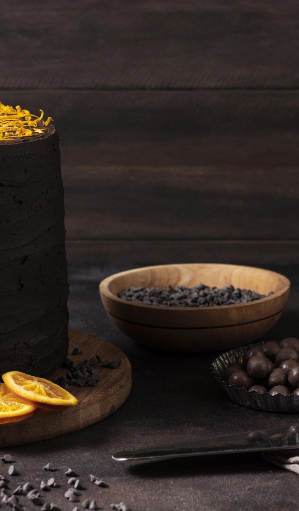 Шоколадный торт с апельсиновой стружкой