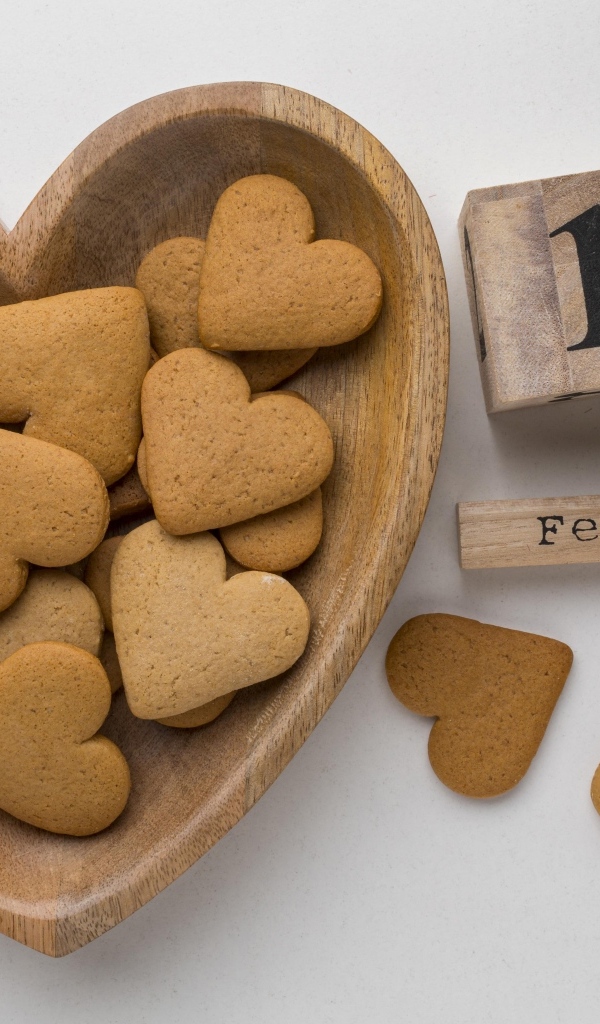 Печенье в форме сердца на 14 февраля