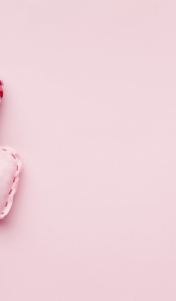 Маленькие тканевые сердечки