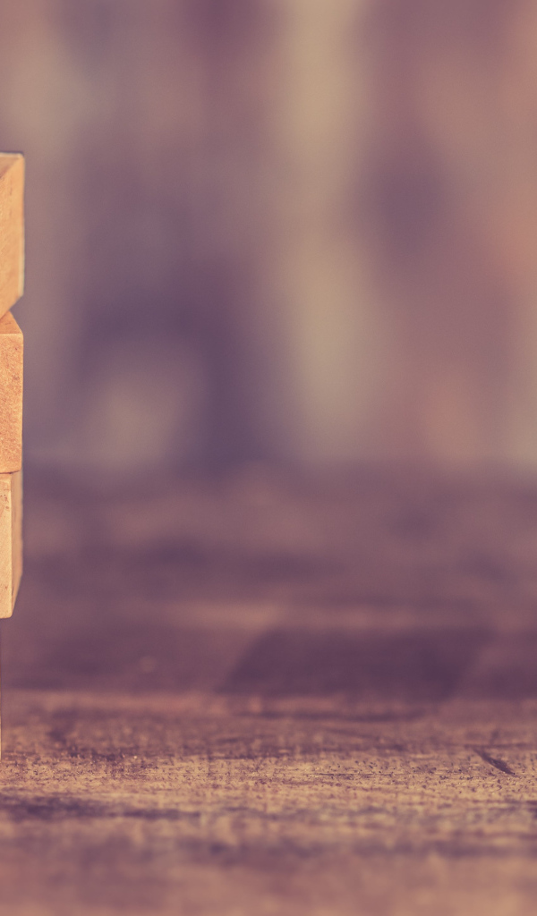 Деревянные кубики с надписью любовь с красным маленьким сердечком