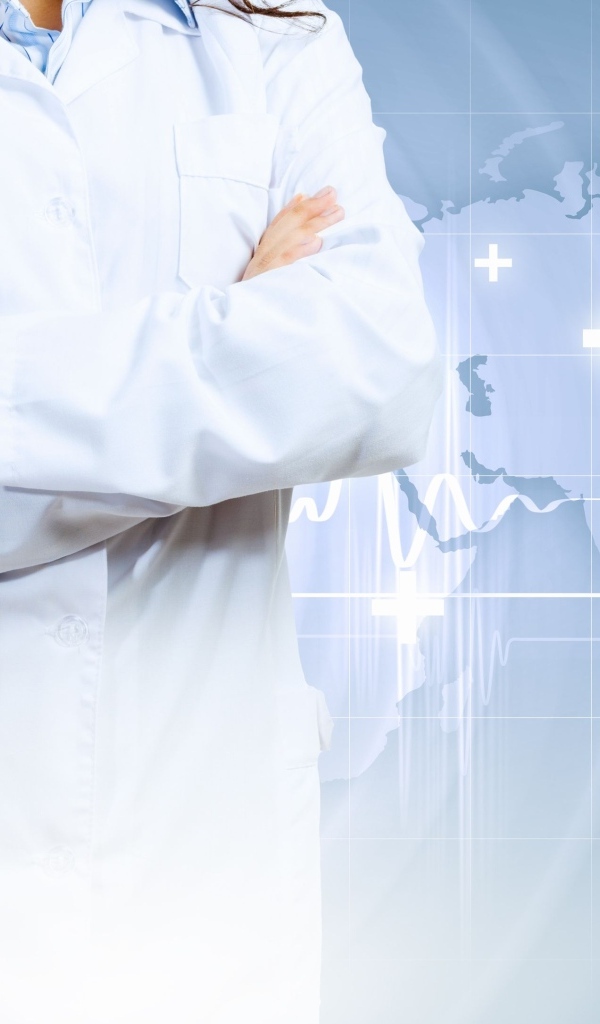 Врач в белом халате со стетоскопом в руках