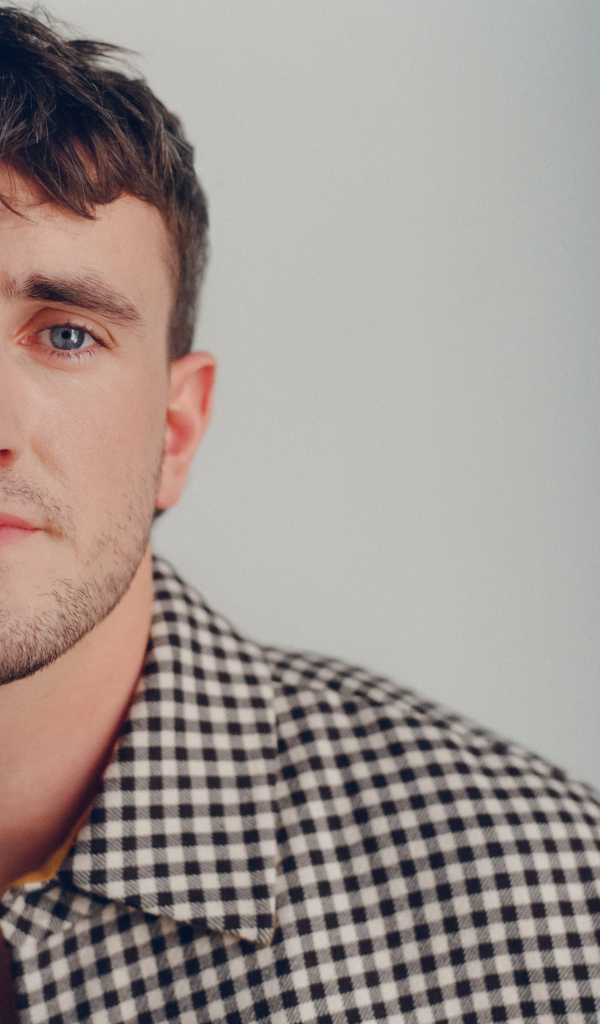 Голубоглазый ирландский актер Пол Мескал