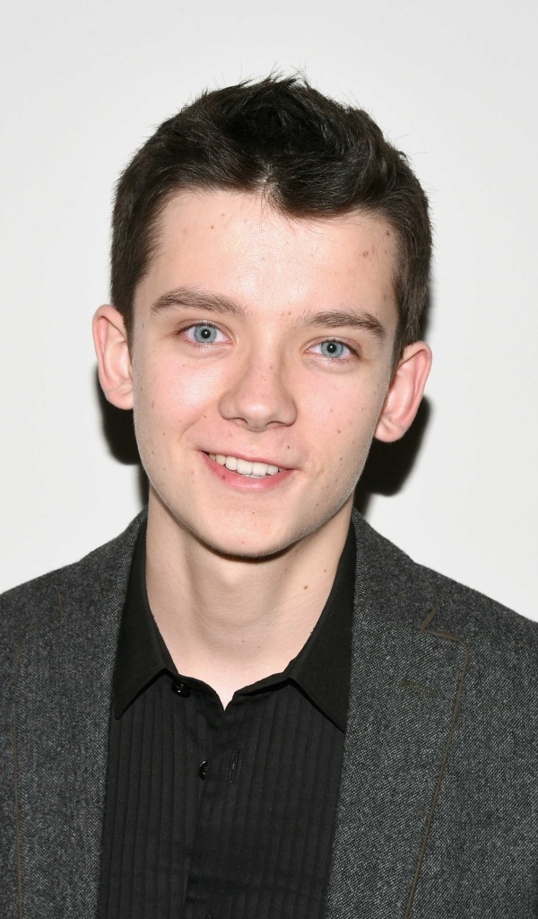 Молодой голубоглазый актер Эйса Баттерфилд