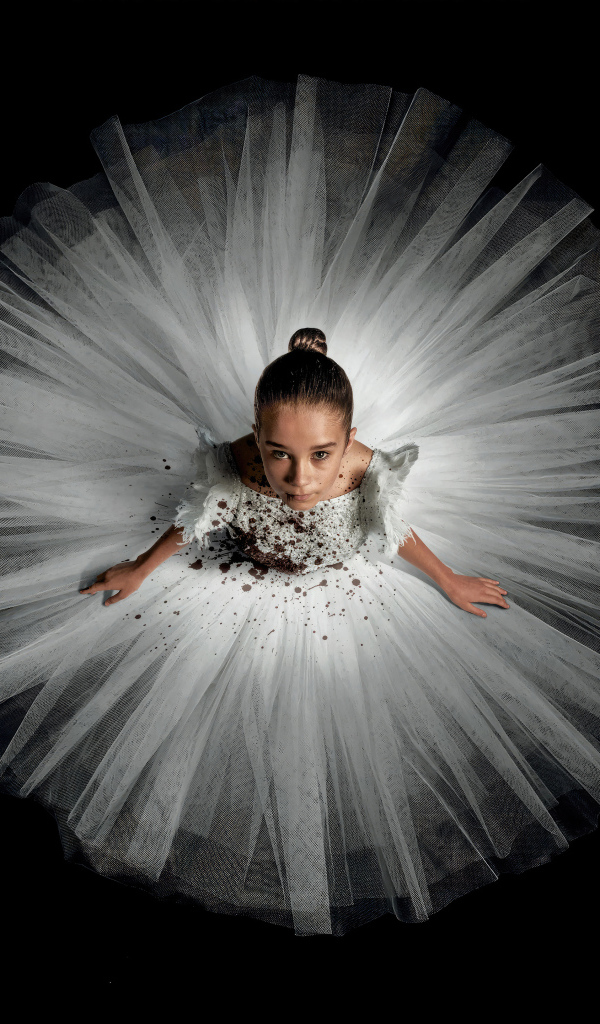 Постер фильма ужасов Эбигейл