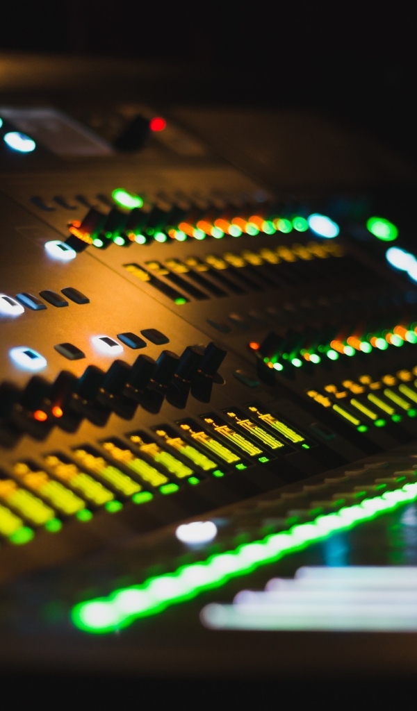 Светящийся микшерный пульт 