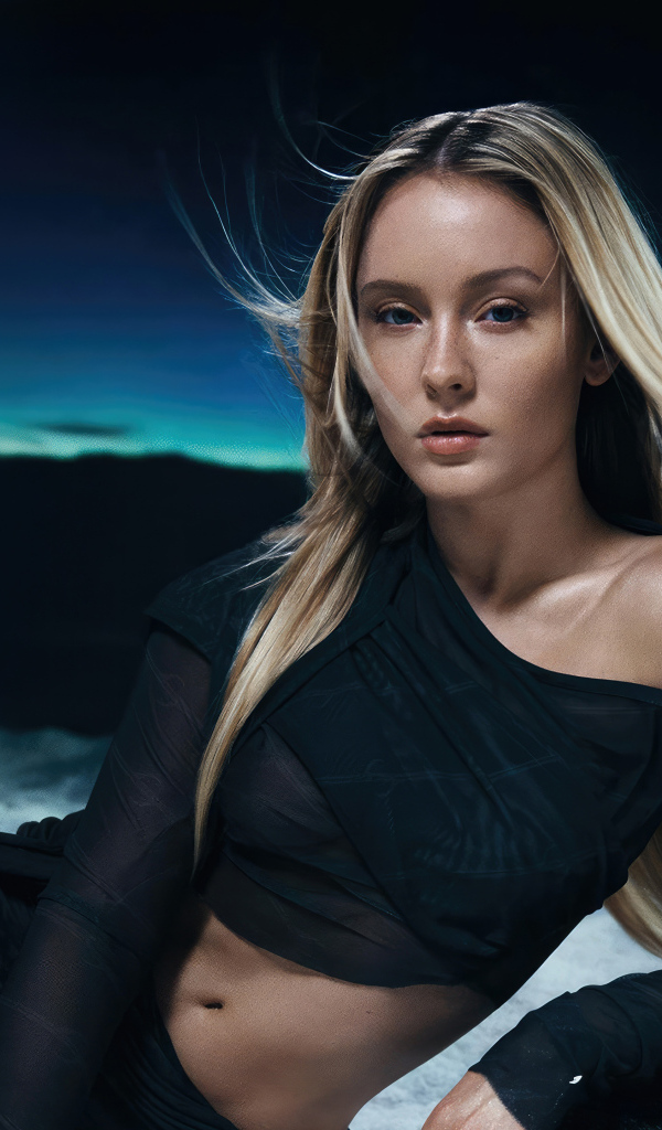 Молодая шведская певица Зара Ларссон