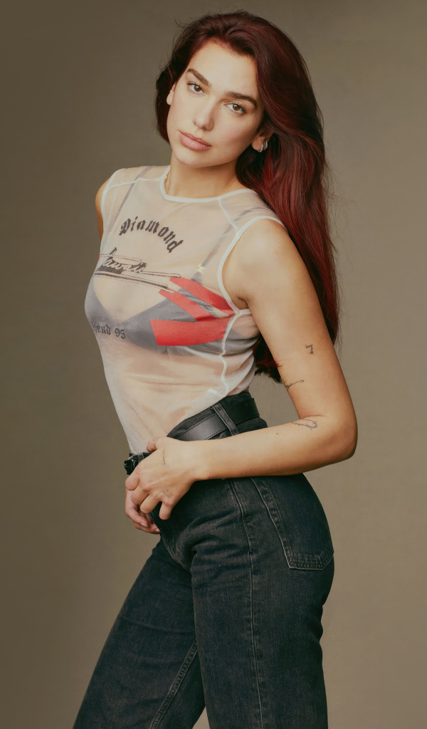 Молодая красивая певица Дуа Липа