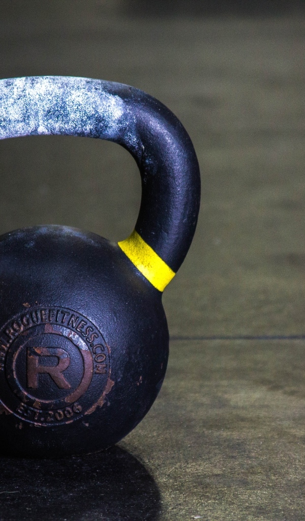 Большая железная гиря 