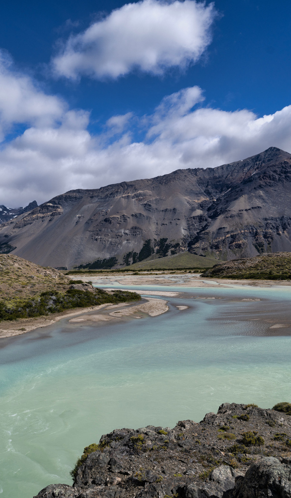 Голубая вода в горной реке, Аргентина