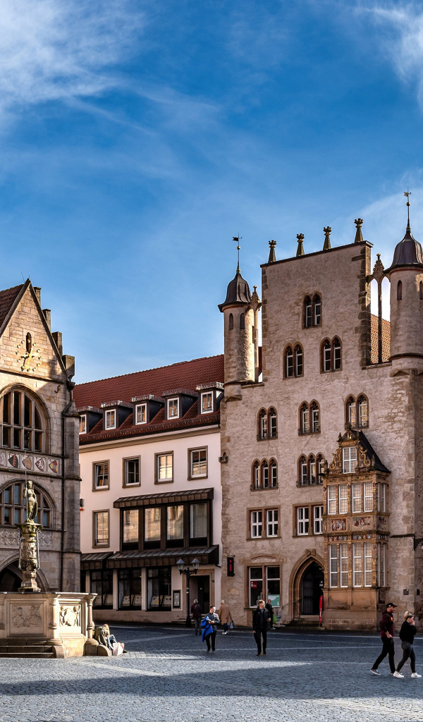 Старинные дома на городской площади Хильдесхайма, Германия