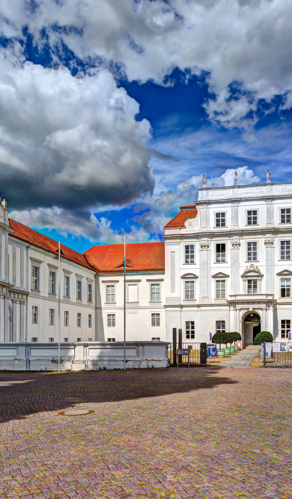 Здание ратуши в городе Ораниенбург, Германия