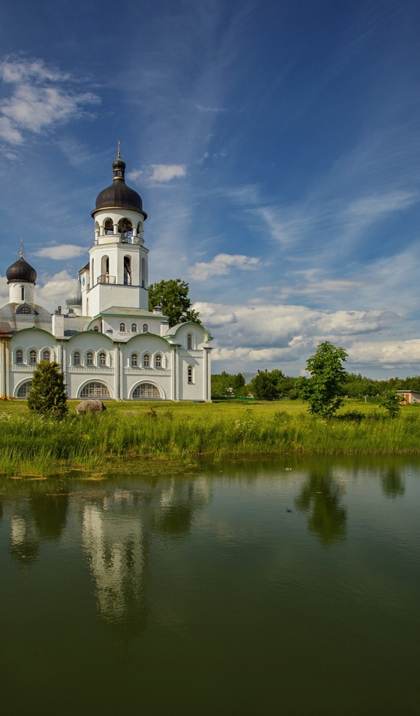 Крыпецкой монастырь у воды, Россия