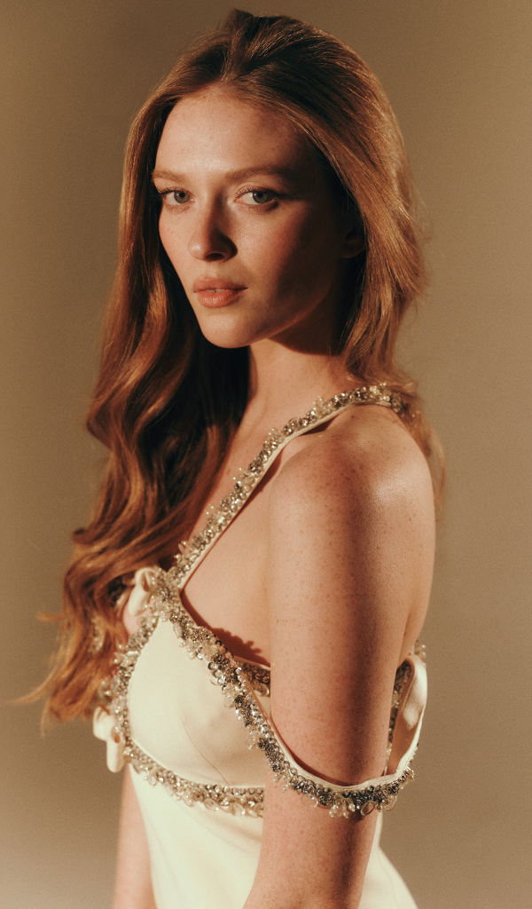 Американская рыжеволосая актриса Ларсен Томпсон