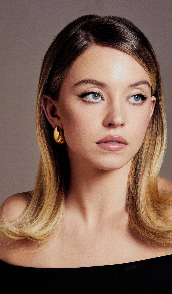 Выразительный взгляд актрисы Сидни Суини