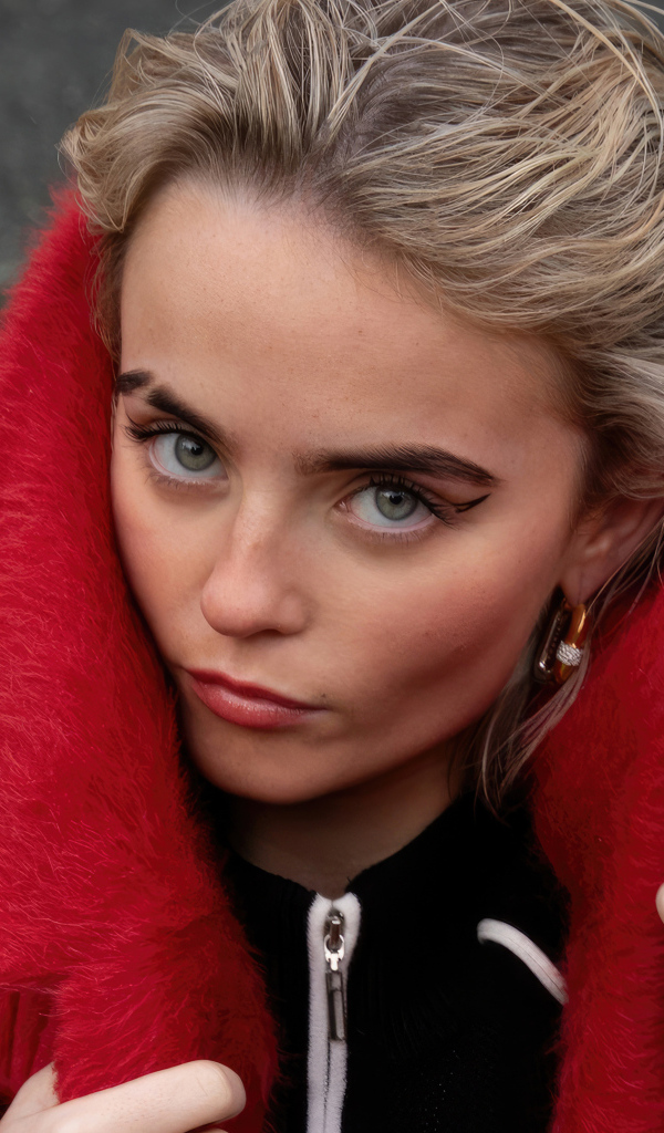 Молодая актриса Милли Гибсон